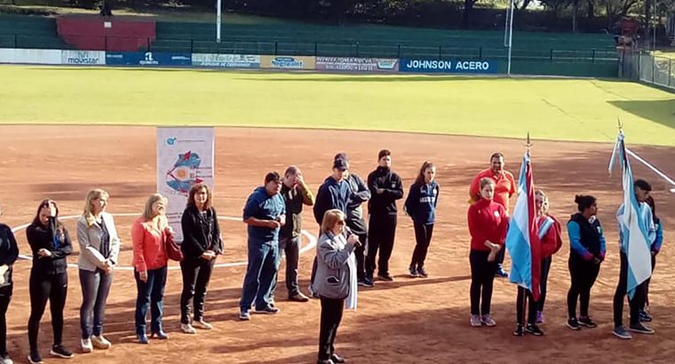 Más de 800 estudiantes participaron del interescolar provincial de sóftbol en Paraná