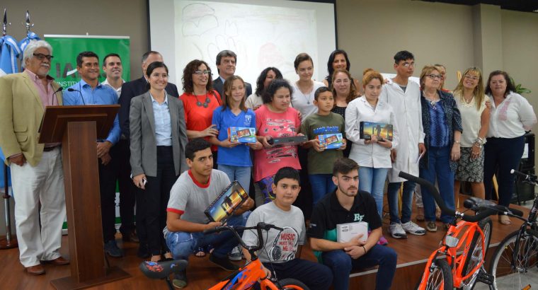 Niños y jóvenes fueron premiados por su arte en torno a la donación voluntaria de sangre