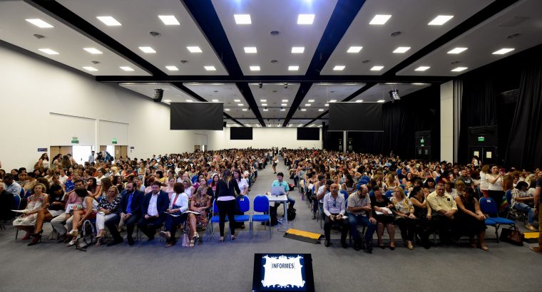 Unos 2.000 docentes participaron de la Jornadas Regionales de Educación en Paraná