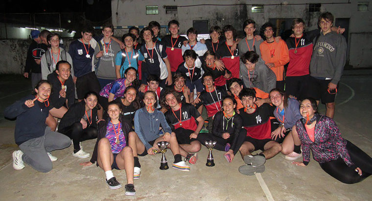 Más de 500 estudiantes participaron del interescolar de handball provincial