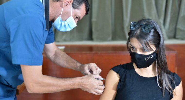 Comenzó la vacunación a personal de escuelas de Entre Ríos