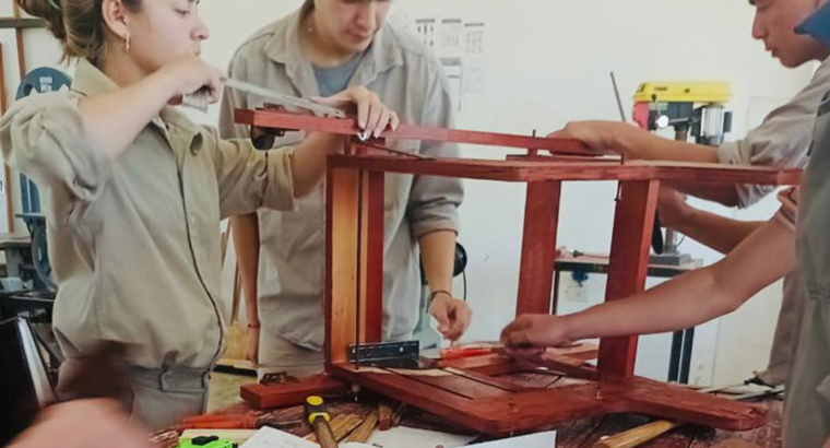 Estudiantes de Entre Ríos construyeron una silla postural para compañeros con discapacidad