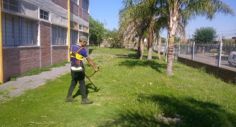 Se realizan tareas de mantenimiento en los edificios escolares de la provincia