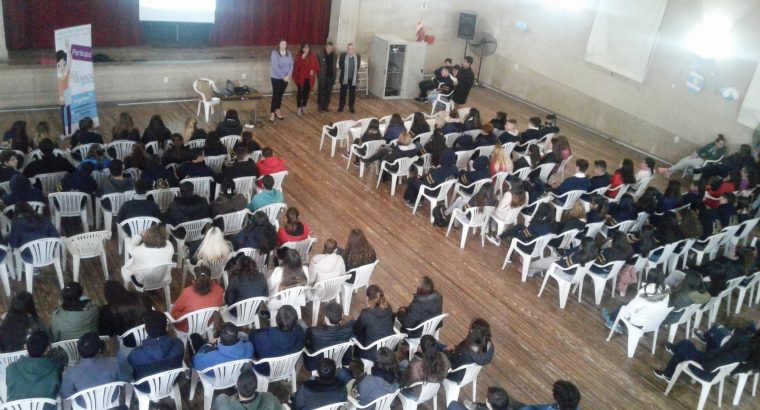 Las escuelas de islas de Victoria por primera vez participarán del Senado Juvenil