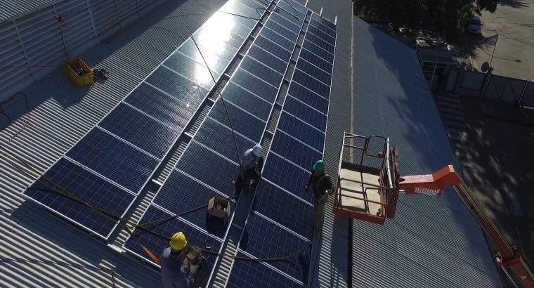 Instalarán paneles fotovoltaicos en escuelas rurales y organismos públicos