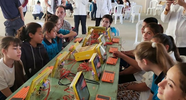 Más de 200 alumnos y docentes de nivel primario de La Paz participaron de festivalitos TIC