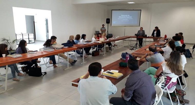 Encuentro provincial de rectores de institutos de nivel superior en Paraná