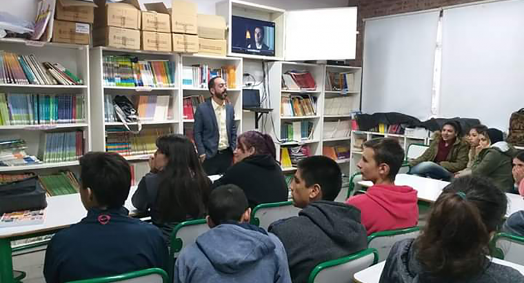 Estudiantes secundarios de Paraná participaron de una charla debate sobre el genocidio armenio