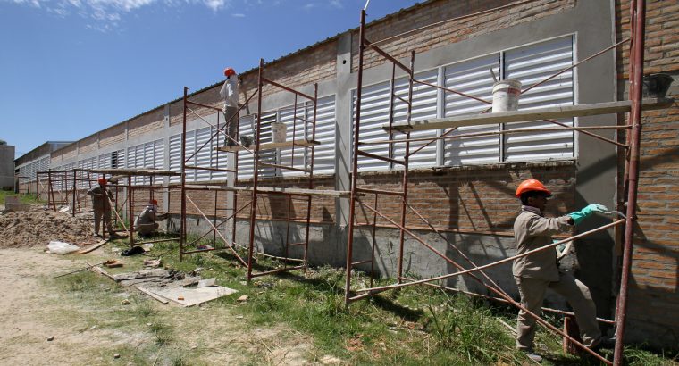 Continúan las obras en las escuelas Basavilbaso y Belgrano de Concordia