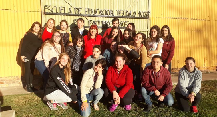 Educación Cooperativa y Mutual con docentes y estudiantes en la localidad de Seguí.