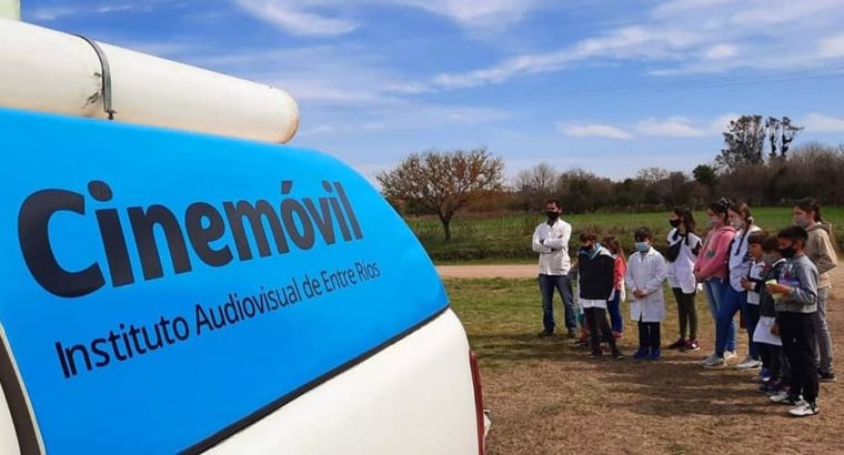 El Cinemóvil inició su agenda anual de visitas a escuelas rurales de Entre Ríos