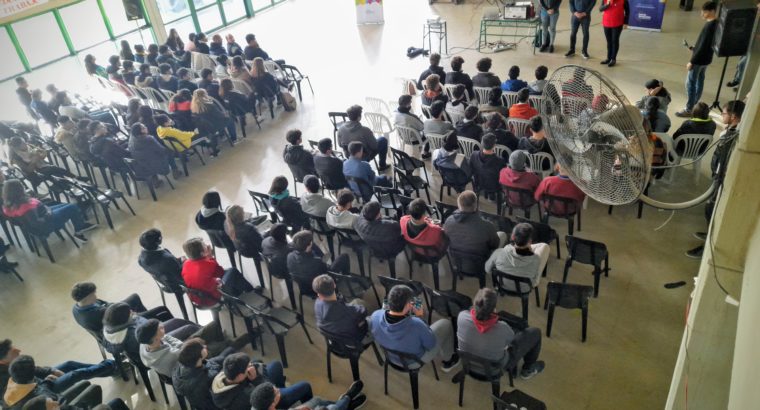 Rosario del Tala | El equipo del Senado Juvenil Entrerriano brindó una charla informativa a estudiantes de secundaria