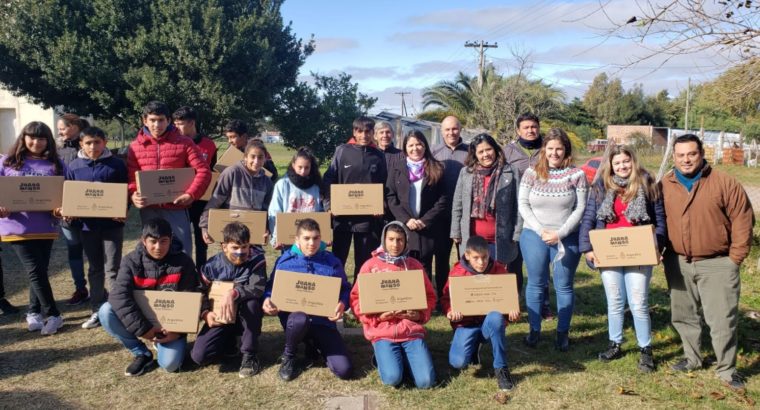 Conectar igualdad | Se entregaron netbooks a estudiantes del departamento Tala