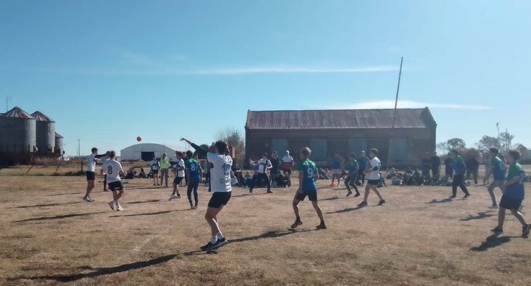 Mansilla | Se jugaron los intercolegiales de handball con la participación de adolescentes de escuelas secundarias