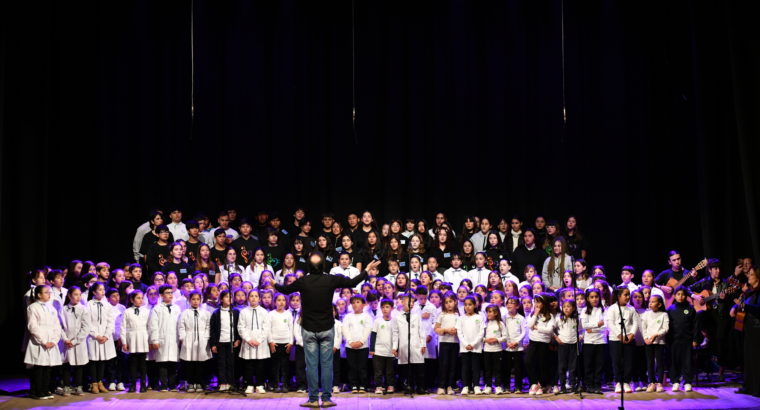 Más de 500 estudiantes participaron de la muestra de coros escolares