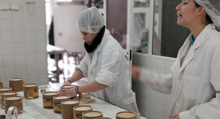 Escuela entrerriana elabora el dulce de leche del mejor alfajor triple del país