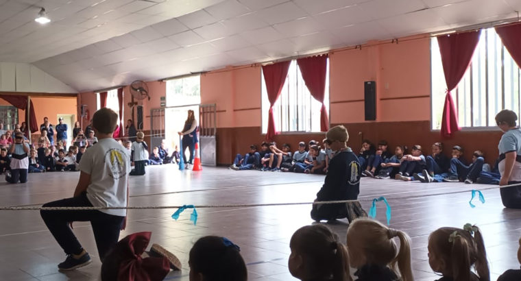 La escuela San Martín de Santa Anita presentó el deporte paralímpico goalball