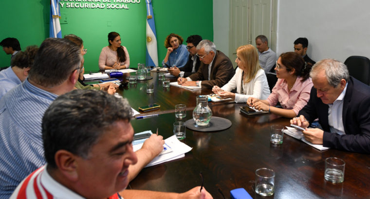 El CGE y los gremios docentes establecieron una  agenda por condiciones laborales