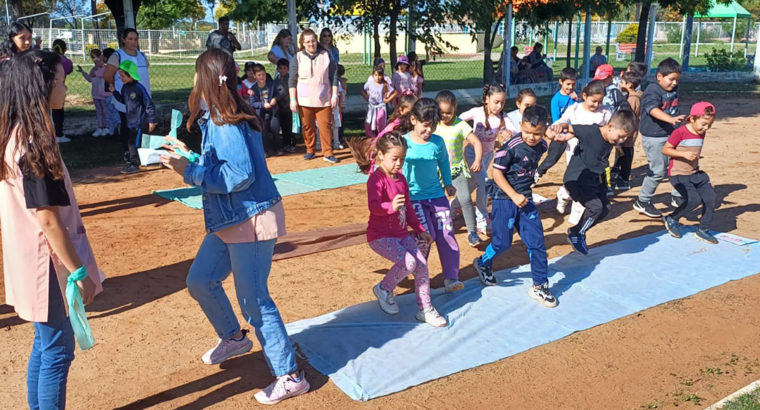 Escuelas de Federal participaron de una jornada de juegos interáreas