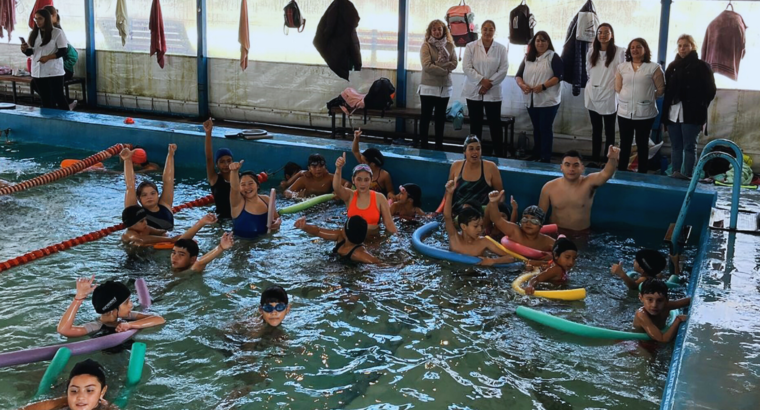 Alumnos de escuelas de La Paz aprenden a nadar con el Programa Entrerrianada