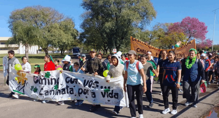 En Federación estudiantes participaron de la XI Caminata por la Vida