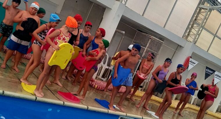 Más de 60 chicos de Enrique Carbó disfrutan de las Acciones de Verano