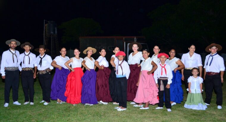 Con gran convocatoria, la escuela de Lucas Norte realizó una nueva edición del Festival del Gurí Campero